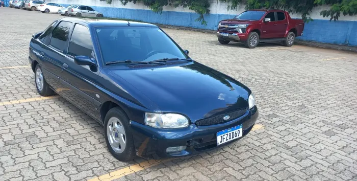 Ford Escort GL 1.6 MPI 2001