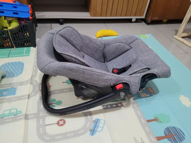 Bebê conforto cosco semi novo