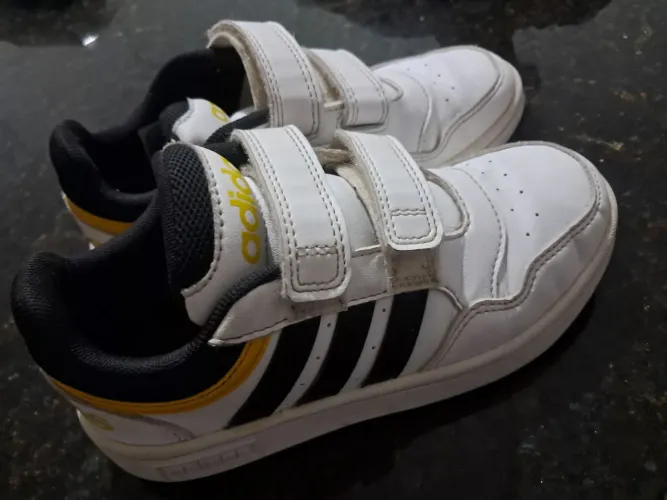 Tenis adidas infantil n 29 original.