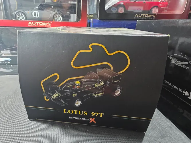 Caixa de Miniatura 1:18 Ayrton Senna premium x Lotus 97T