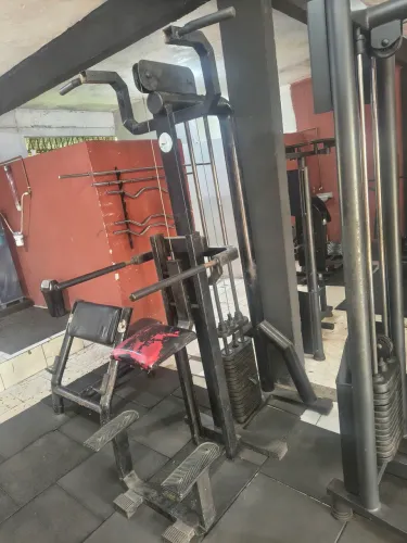 Graviton aparelho de musculação 