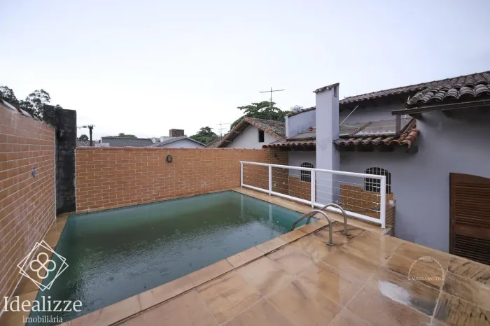 Casa para Venda em Volta Redonda / RJ no bairro Vila Santa Cecília