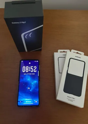 Galaxy Z Flip 7, 512GB, preto. Impecável