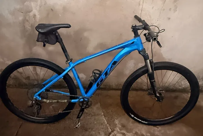 Vende se bicicleta aro 29