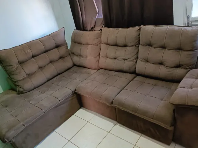 Sofá retrátil e reclinavel de canto com carregador de Cel. Ótimo estado