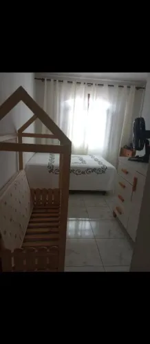 Cama montessoriana com colchão