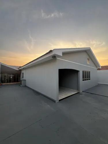 LINDA CASA NO VALE DO SOL
