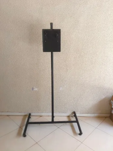 Suporte tv desmontável para eventos e bares ou casa