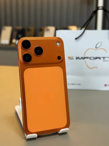 iPhone 11 adaptado para 17 Pro