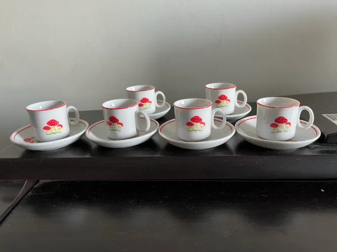 Conjunto de xícaras de café em porcelana