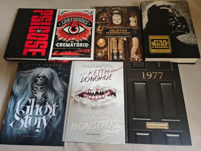 Livros darkside vendo separados 