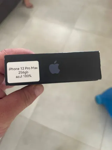 iPhone 12 pro Max acompanha capinha anti choque 