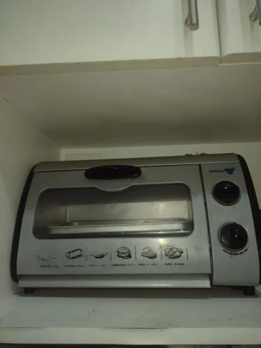 Forno elétrico - bom estado - muito útil na cozinha