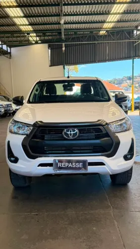 Toyota Hilux CD SR 4X4 2.8 TDI Diesel Aut. 2024