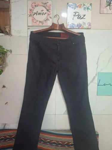 Vendo calça jeans Ellus nova original tamanho 44 veste um 42