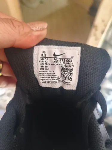 Tênis NIKE preto calça um 38. Original.Veio dos Estados Unidos 