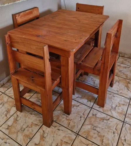 Mesa 4 cadeiras