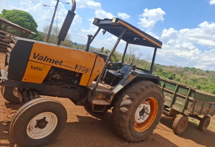Trator 885 ano 94 multitork