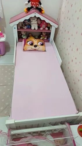 Cama infantil casinha Princesa menina.