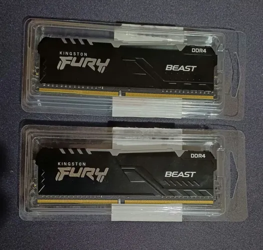 Kit Memória RAM Kingston Fury RGB 16GB (2x8GB) DDR4 3200MHz