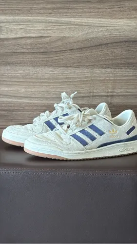Sapatênis Adidas Modelo BaskettBall - Tamanho 41