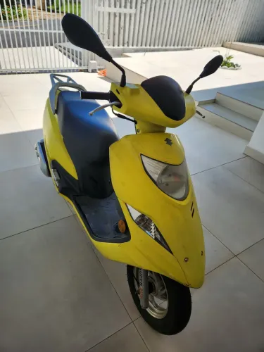 Scooter automática Suzuki