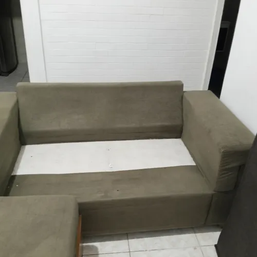 Sofá de dois lugares