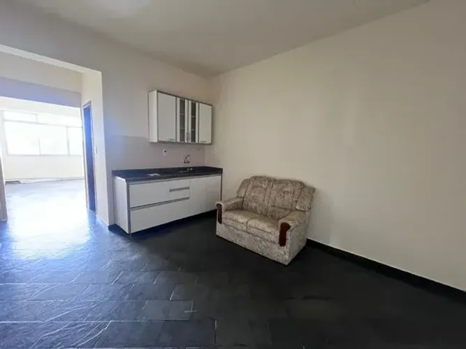 Kitnet/ Studio com 1 Quarto(s) e 1 banheiro(s) para Alugar, 30 m² por R$ 950 / Mês