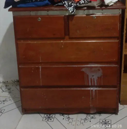 Vendo uma comoda 100 reais