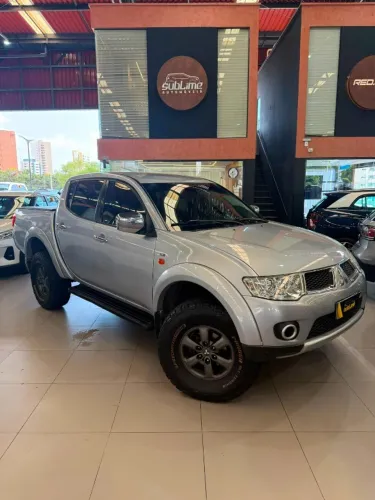 Mitsubishi L200 Triton HPE 3.2 CD TB Int.diesel AUT 2013