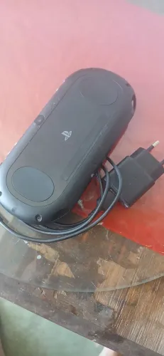 Ps vita slim 8gb desb leia detalhe