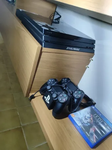 PS4 pro 1 TB de memória