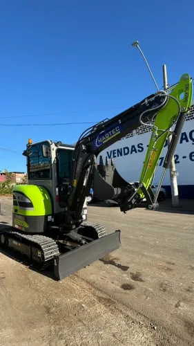 Mini escavadeira ZE35GU -SEMINOVA