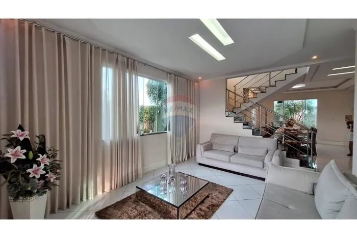 Casa duplex à venda | Aruana | Aracaju | 4/4, todos suítes | R$ 1.050.000,00 | 450m²