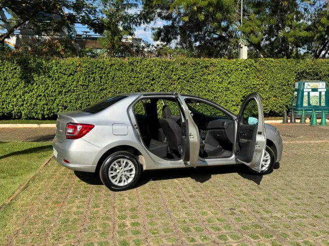 Renault Logan Zen Flex 1.0 12V 4P Mec. 2025