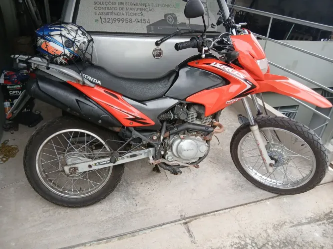 Oportunidade top moto toda revisada pneus novos so pegar e andar 