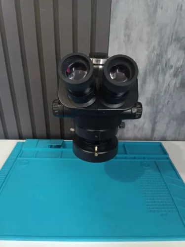 Microscópio Trinocular 7050