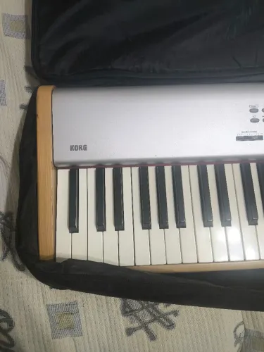 Piano Korg SP500
