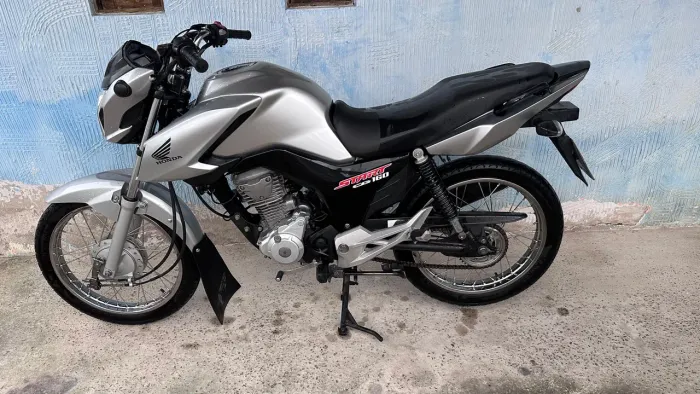 Vende-se está moto em boas condições