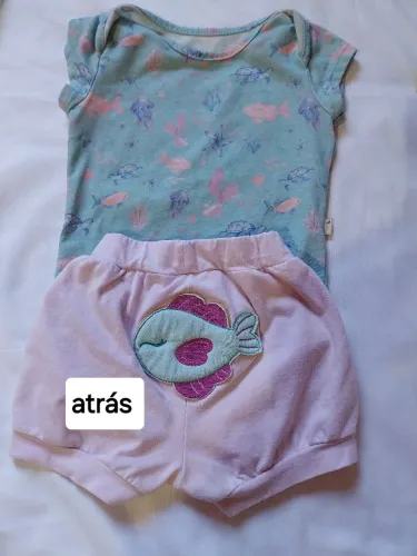 Roupas de menina 1 e 2 anos.Variaa peças por 5 10 5 e 20 reais.