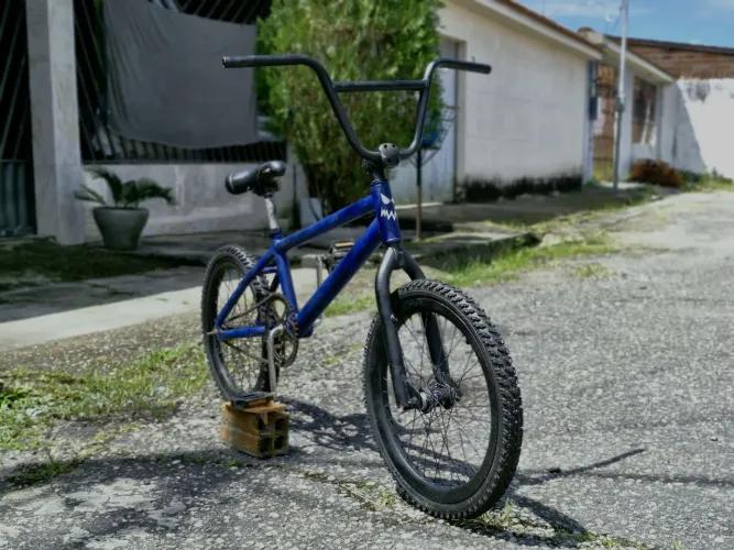 Bike BMX Aro 20 em perfeito estado