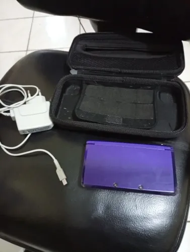 Nintendo 3ds roxo completo com jogos