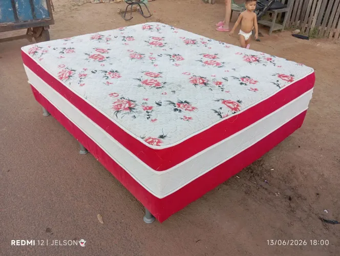 Cama box Queen de molas