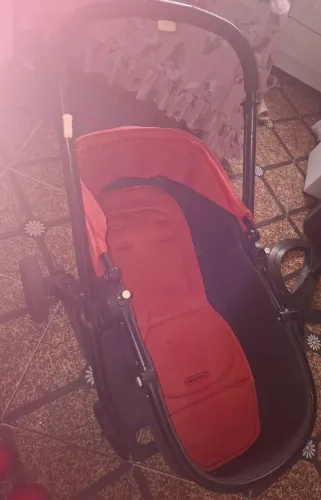 Vende-se carrinho de bebê  usado Moises Burigotto