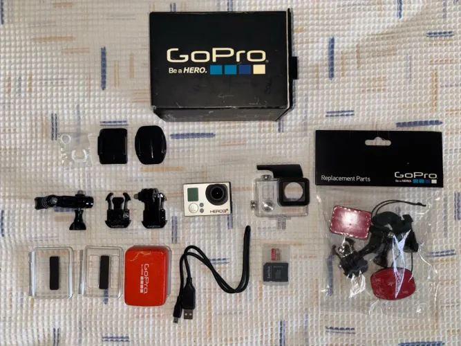 GoPro Hero 3+ com MicroSD + acessórios extras