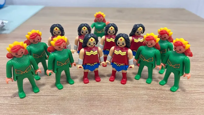 Mulher Maravilha coleção kinder Playmobil