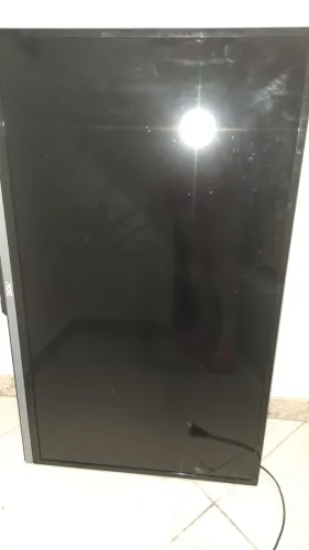 TV AOC 39" estragada tela inteira.