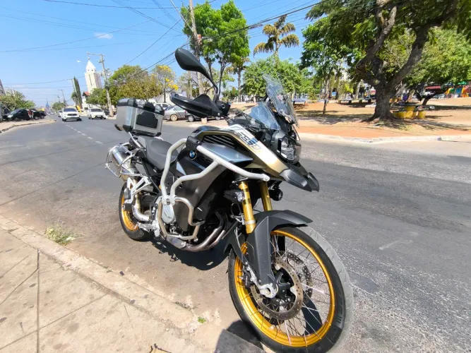 Vendo BMW GS 850, Premium a top.