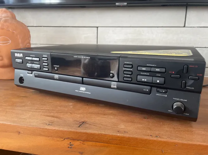 Gravador de CDR RCA modelo CDRW120