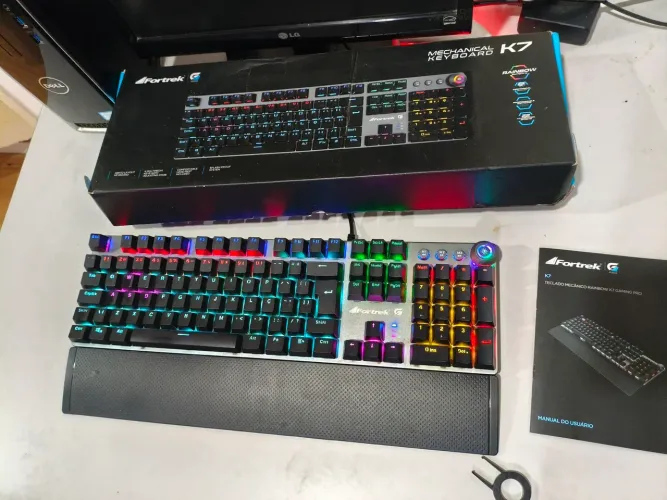 Teclado gamer mecânico